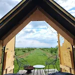 مزرعة للإقامة La Tiny House De L'ouchette