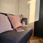 مزرعة للإقامة La Tiny House De L'ouchette *