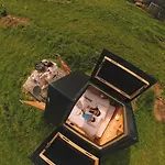 مزرعة للإقامة La Tiny House De L'ouchette Bregy